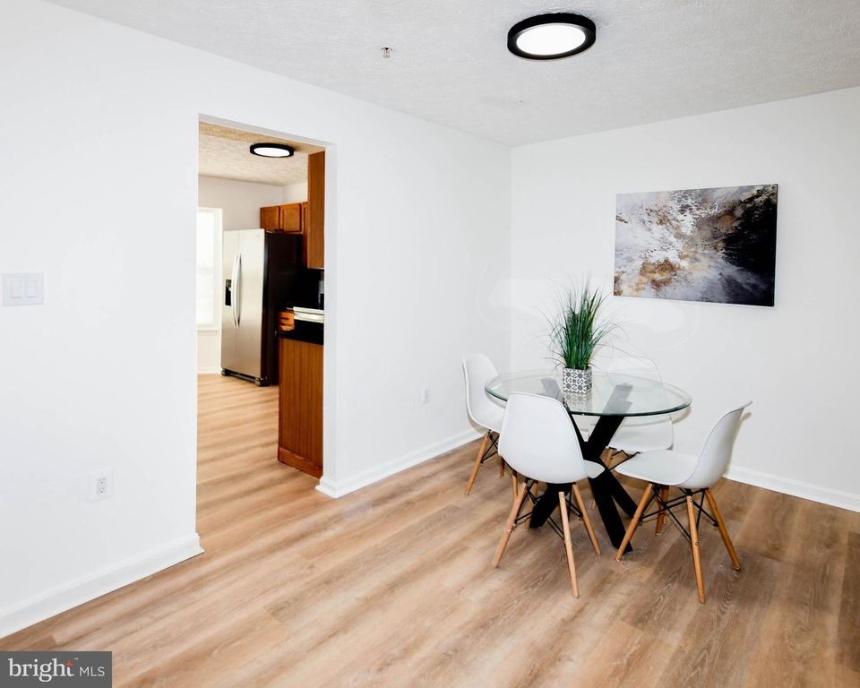 Image 14 of property listing at 6907 WILDROSE CT, District Heights, MD 20747