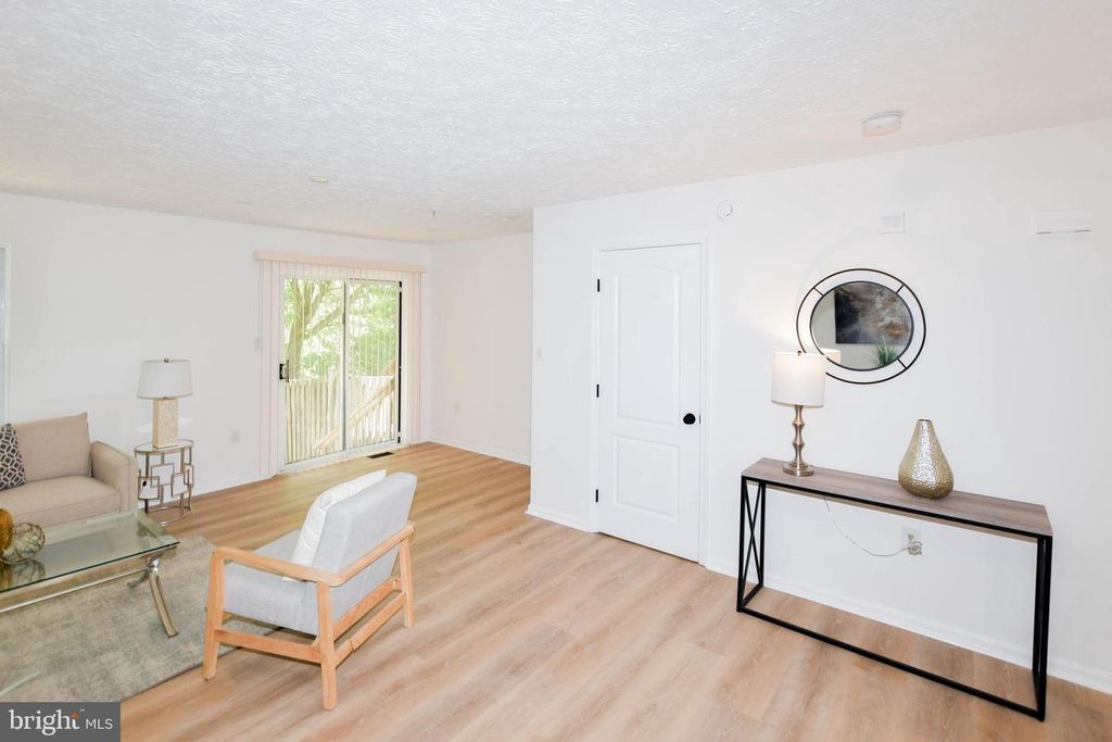 Image 16 of property listing at 6907 WILDROSE CT, District Heights, MD 20747