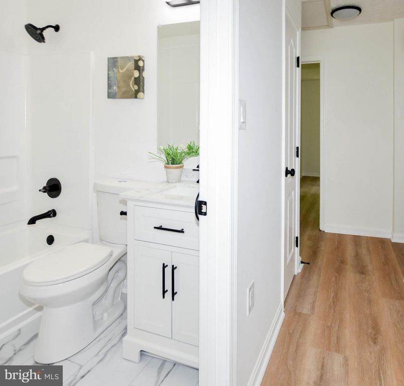Image 22 of property listing at 6907 WILDROSE CT, District Heights, MD 20747