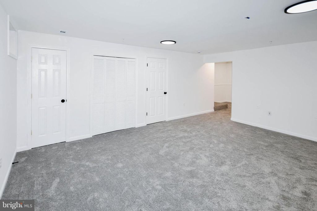 Image 26 of property listing at 6907 WILDROSE CT, District Heights, MD 20747
