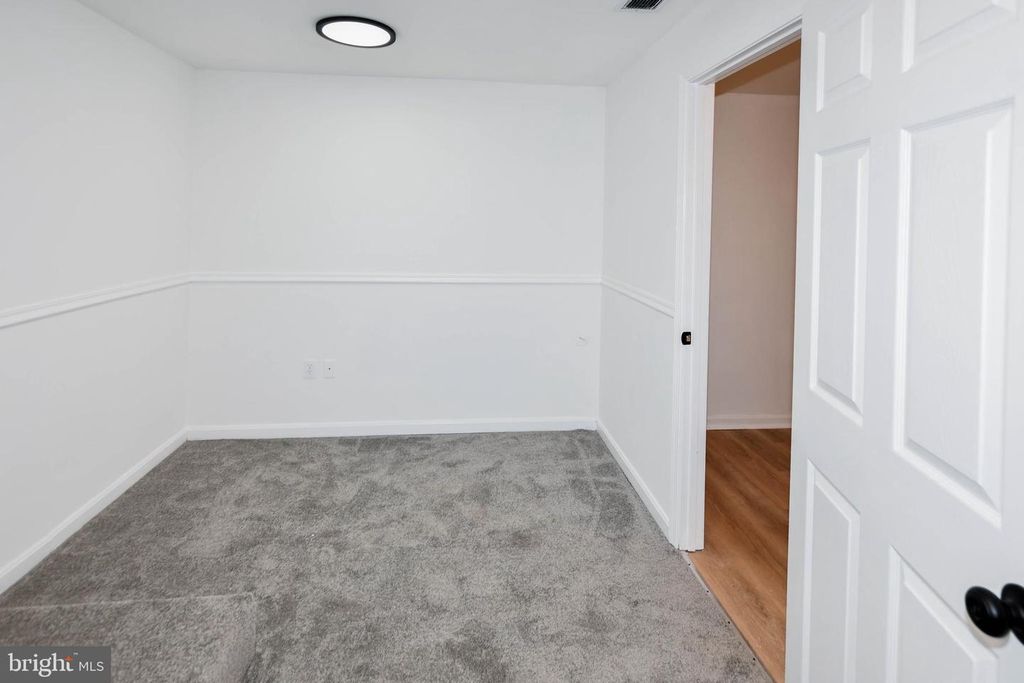 Image 27 of property listing at 6907 WILDROSE CT, District Heights, MD 20747