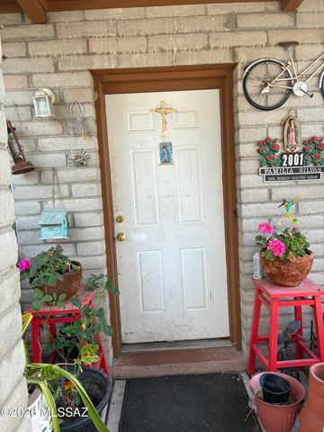 113 E District Street, Tucson, AZ 85714