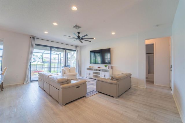 8089 Ironstone Drive, Delray Beach, FL 33446