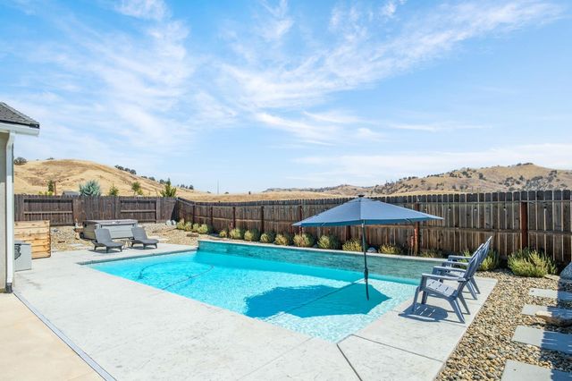 20046 Sunset Drive, Friant, CA 93626