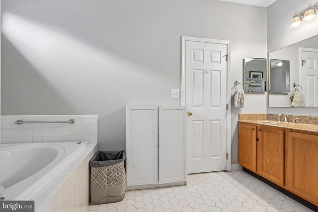 45 TEMPLE CT, Pennington, NJ 08534