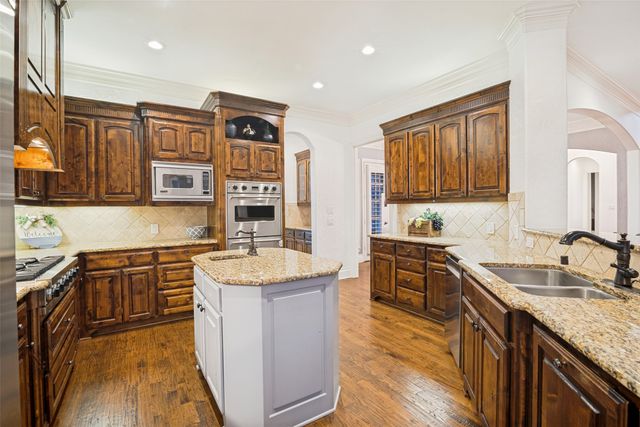 1304 Overland Drive, Murphy, TX 75094
