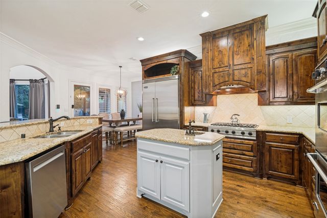 1304 Overland Drive, Murphy, TX 75094