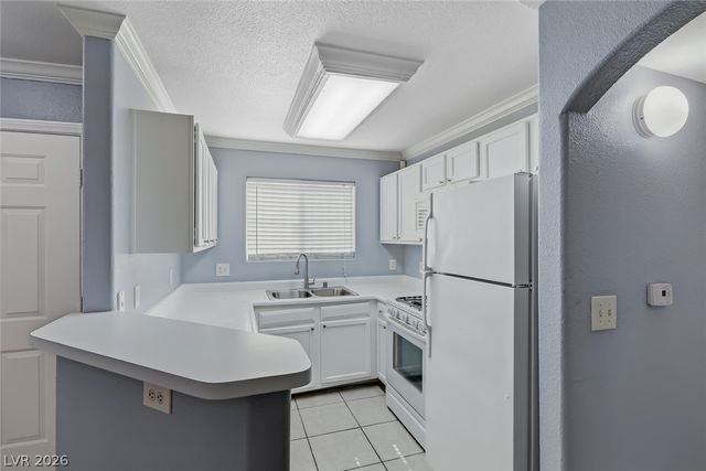 4316 West Lake Mead Boulevard 101, Las Vegas, NV 89108