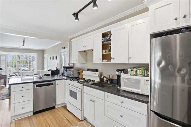 192 Washington Road, Barrington, RI 02806