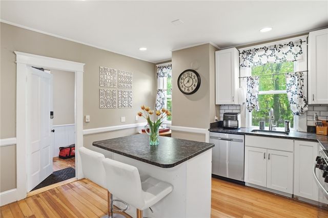 192 Washington Road, Barrington, RI 02806