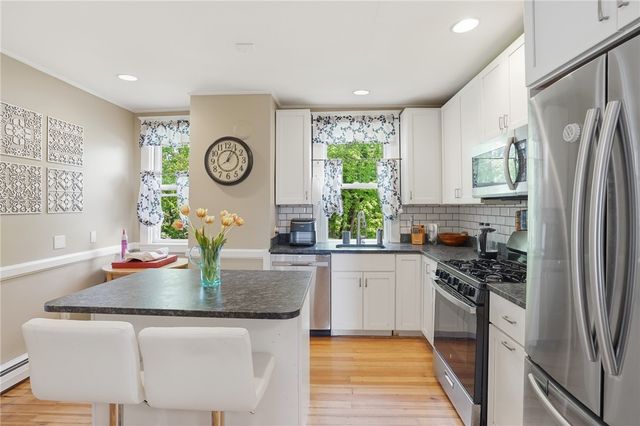 192 Washington Road, Barrington, RI 02806
