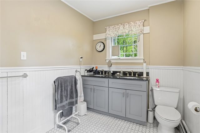 192 Washington Road, Barrington, RI 02806