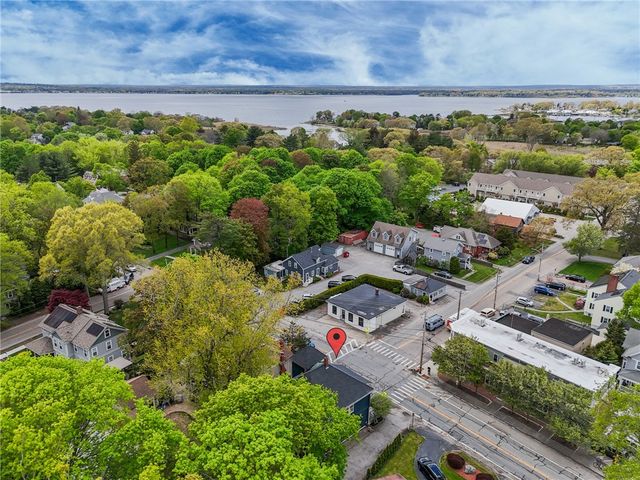192 Washington Road, Barrington, RI 02806