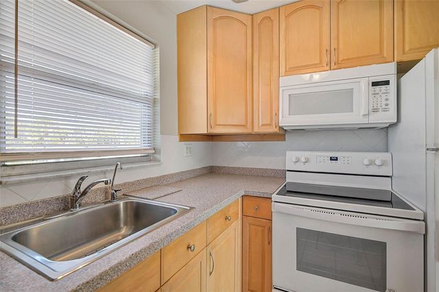 2851 SWIFTON DRIVE 39, Sarasota, FL 34231