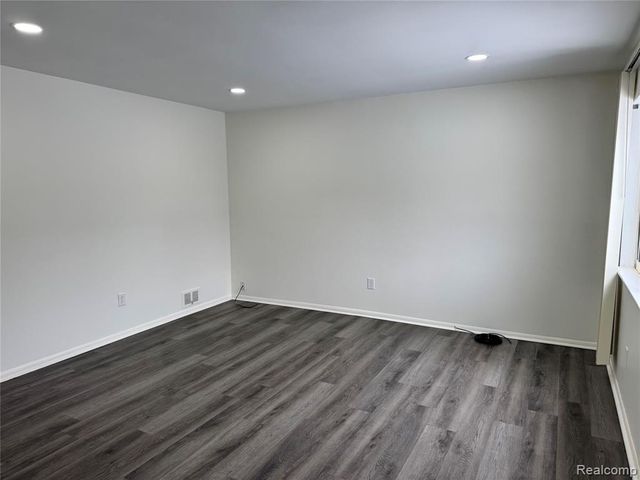 17459 Roseville Boulevard, Roseville, MI 48066