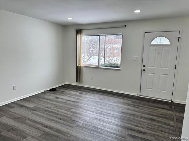 17459 Roseville Boulevard, Roseville, MI 48066