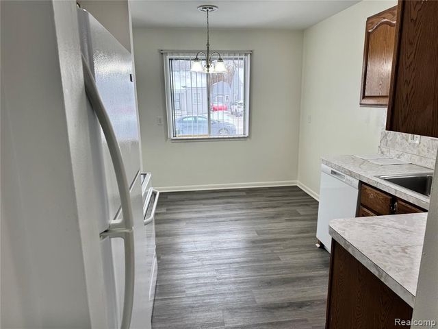 17459 Roseville Boulevard, Roseville, MI 48066