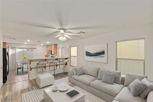 445 Royal Bridge Drive, Las Vegas, NV 89178