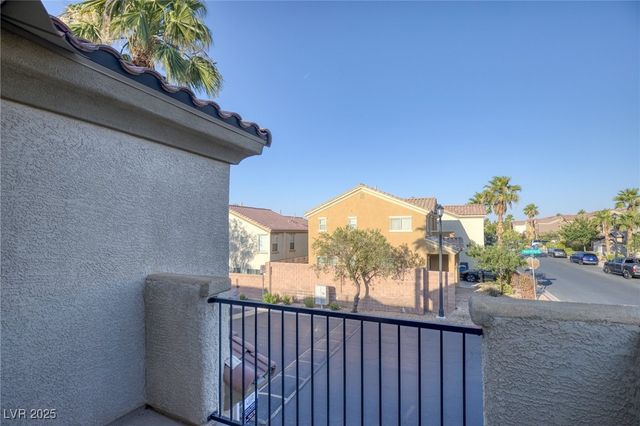 445 Royal Bridge Drive, Las Vegas, NV 89178