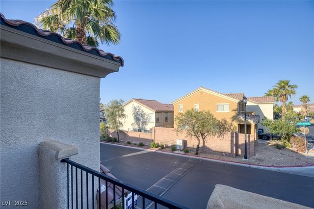 445 Royal Bridge Drive, Las Vegas, NV 89178