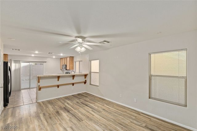 445 Royal Bridge Drive, Las Vegas, NV 89178