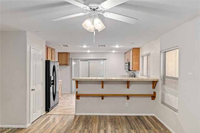 445 Royal Bridge Drive, Las Vegas, NV 89178