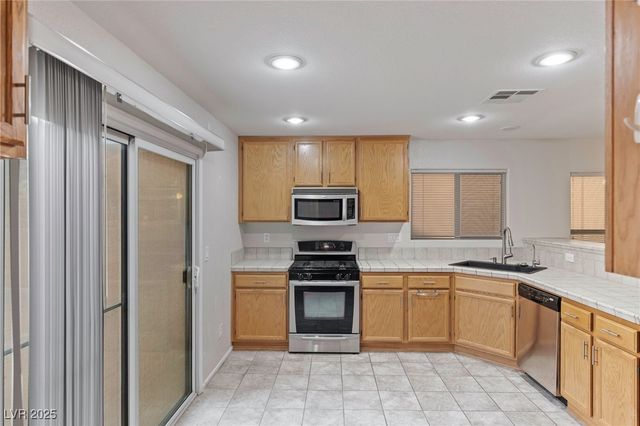 445 Royal Bridge Drive, Las Vegas, NV 89178