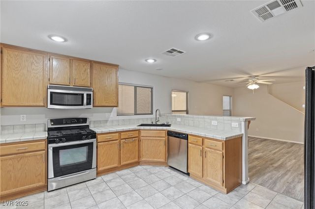 445 Royal Bridge Drive, Las Vegas, NV 89178