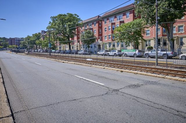 1254 Commonwealth Ave 11, Boston, MA 02134