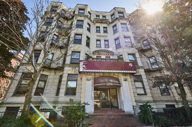 1254 Commonwealth Ave 11, Boston, MA 02134