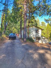 3221 Brauer Rd, Georgetown, CA 95634