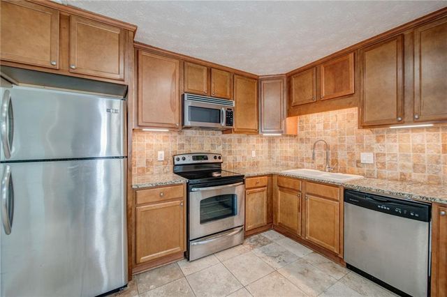 280 Winding River Road B, Atlanta, GA 30350