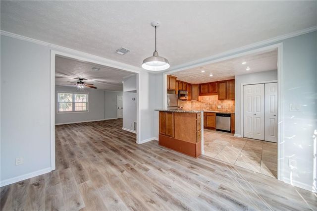 280 Winding River Road B, Atlanta, GA 30350