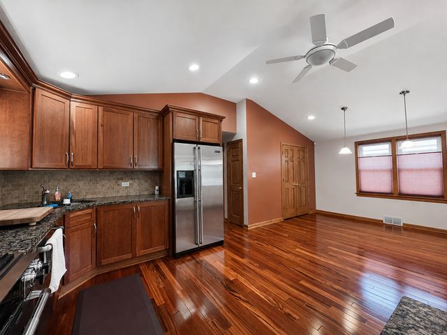 10206 S Fairfield Avenue, Chicago, IL 60655