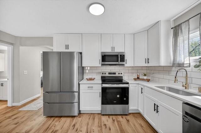 4025 51st Street, Des Moines, IA 50310