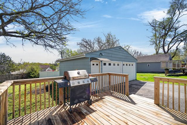 4025 51st Street, Des Moines, IA 50310