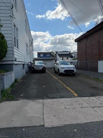 447 E 27Th St, Paterson City, NJ 07514