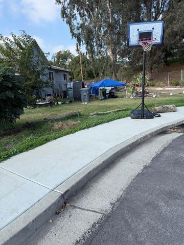 2054 Park Street, Selma, CA 93662