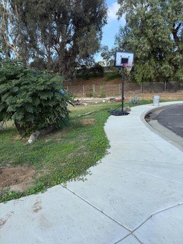 2054 Park Street, Selma, CA 93662