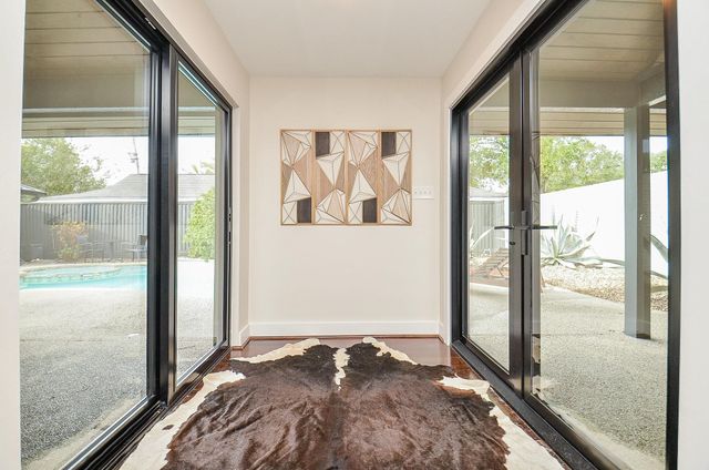 10003 Burgoyne Road, Houston, TX 77042