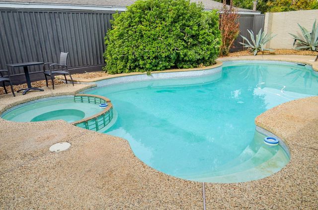 10003 Burgoyne Road, Houston, TX 77042