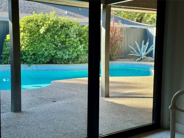 10003 Burgoyne Road, Houston, TX 77042