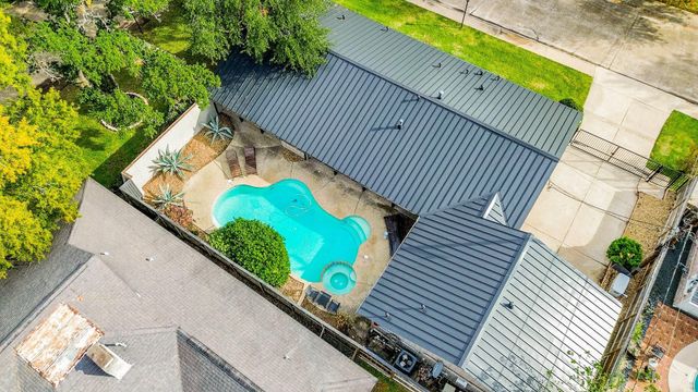 10003 Burgoyne Road, Houston, TX 77042
