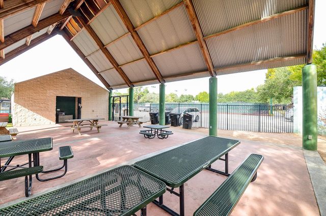 10003 Burgoyne Road, Houston, TX 77042