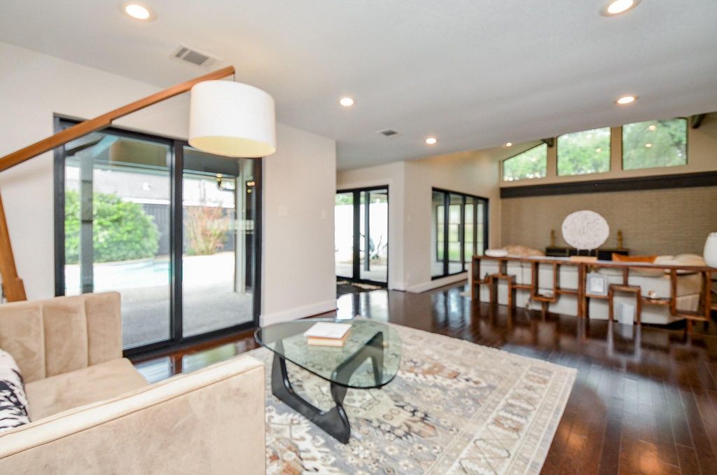 10003 Burgoyne Road, Houston, TX 77042