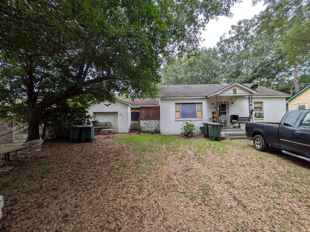 1113 Melvin Drive, Hanahan, SC 29410