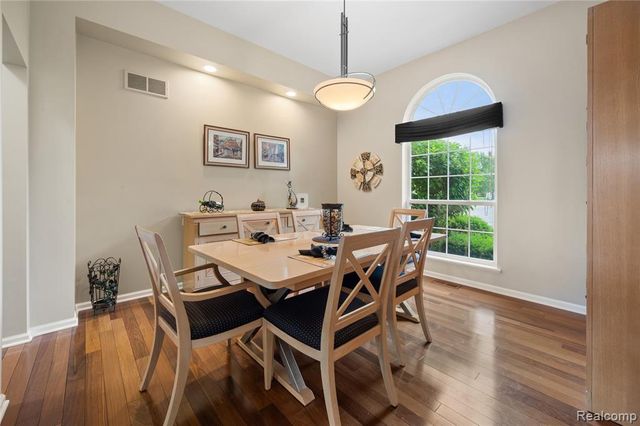 2460 Fenton Creek Lane, Fenton, MI 48430