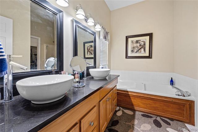 2460 Fenton Creek Lane, Fenton, MI 48430