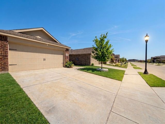 14033 Earlham Street, Pilot Point, TX 76258