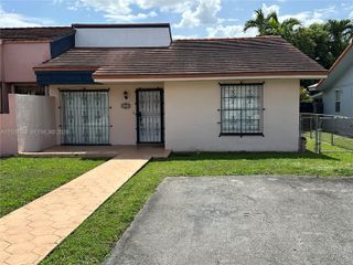 900 SW 104th Ave 2-5B, Miami, FL 33174